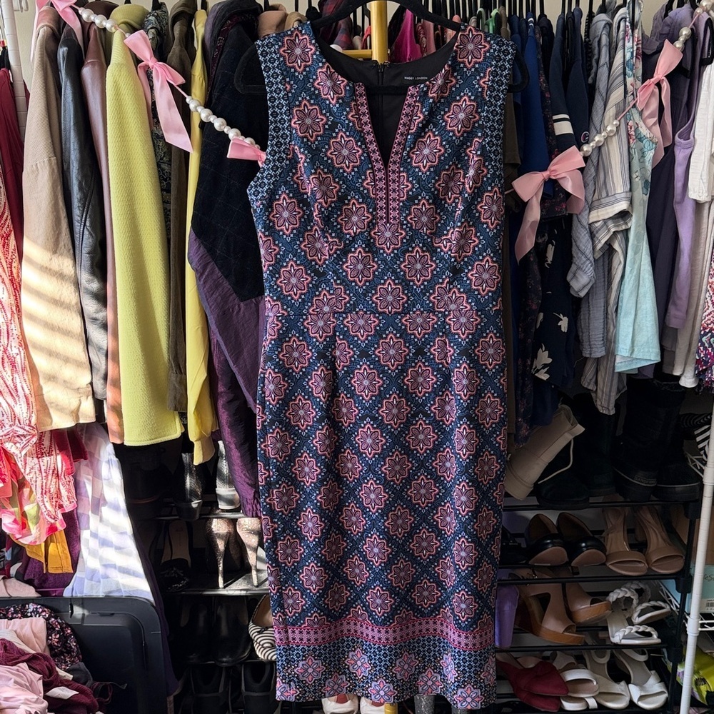 Maggy London Navy and Pink Patterned Kaleidoscope Dress size 6 - Picture 2 of 8